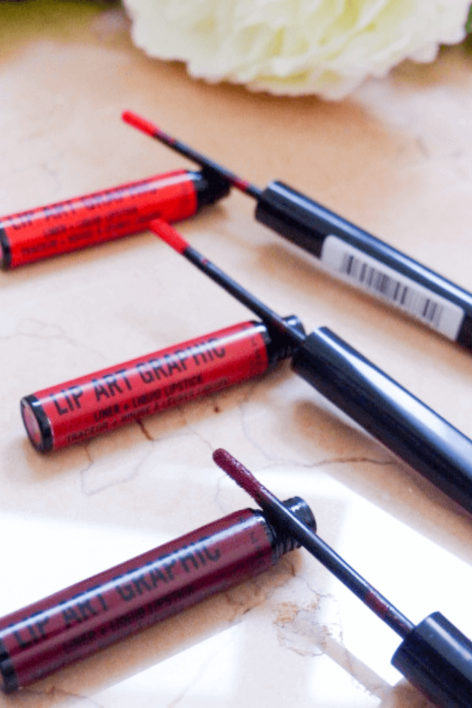 Rimmel London Lip Graffiti 2 IN 1 rossetto e matita labbra per una bocca pop che spacca