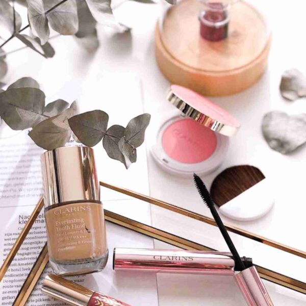Nuovo fondotinta liquido Clarins Everlasting youth fluid