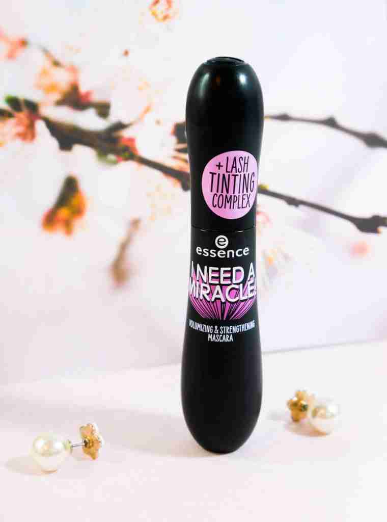 I need a miracle mascara occhi volumizzante e rinforzante Essence