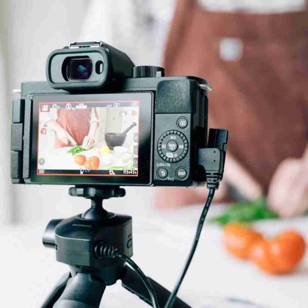 Nuova Panasonic Lumix G 100 la Mirrorless dedicata ai blogger e vlogger