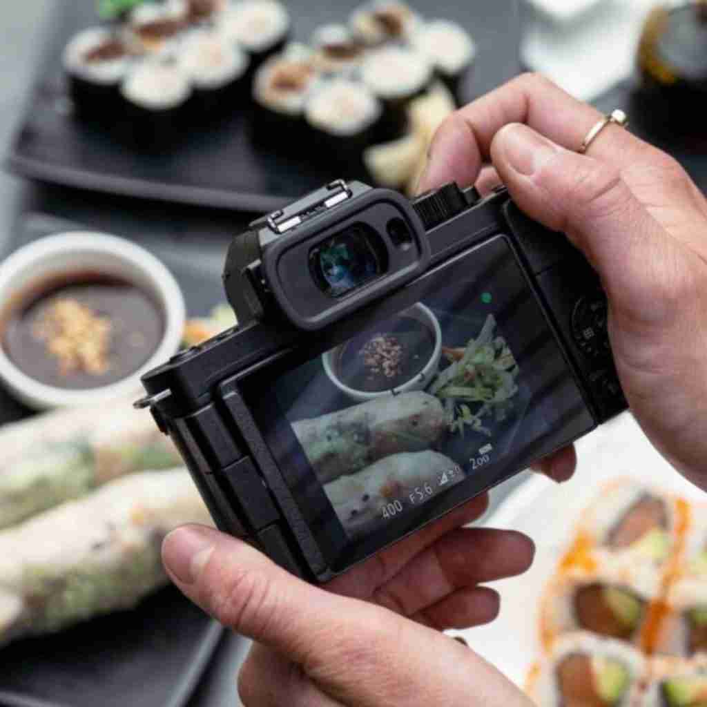 Nuova Panasonic Lumix G 100 la Mirrorless dedicata ai blogger e vlogger