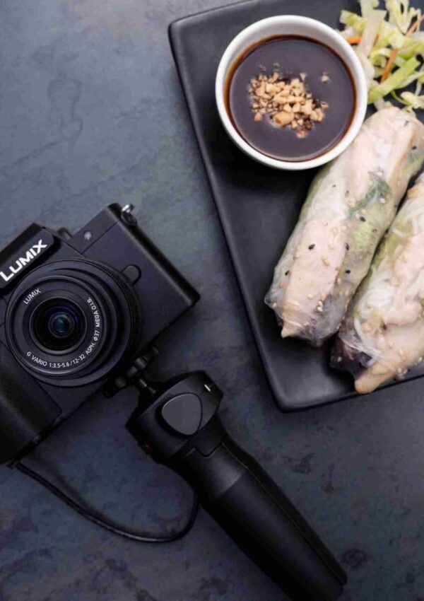 Nuova Panasonic Lumix G 100 la Mirrorless dedicata ai blogger e vlogger