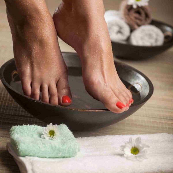 Scrub allo zucchero di canna per i piedi