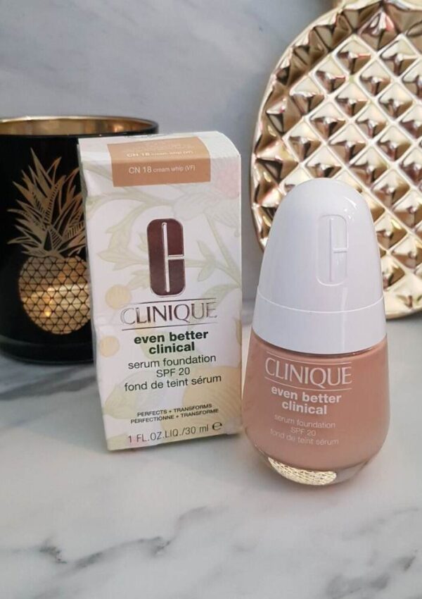 Fondotinta Clinique Even Better Clinical Serum Foundation