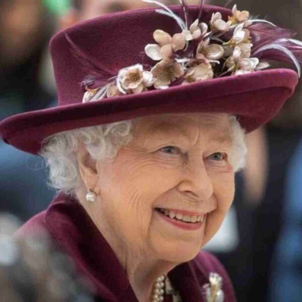 Elisabetta II ha detto no! Meghan ed Harry non potranno più salire sul balcone di Buckingham Palace