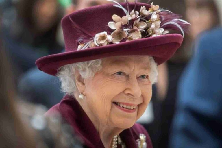 Elisabetta II ha detto no! Meghan ed Harry non potranno più salire sul balcone di Buckingham Palace