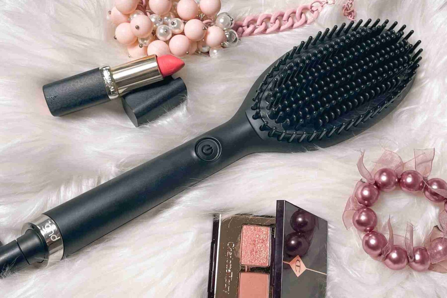 Capelli lisci in pochi minuti con la spazzola lisciante Ghd Glide