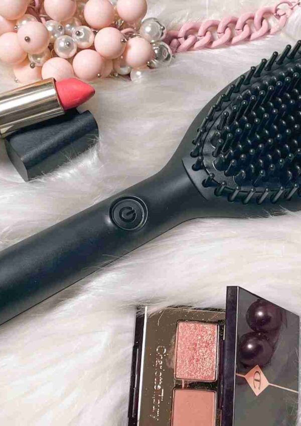 Capelli lisci in pochi minuti con la spazzola lisciante Ghd Glide