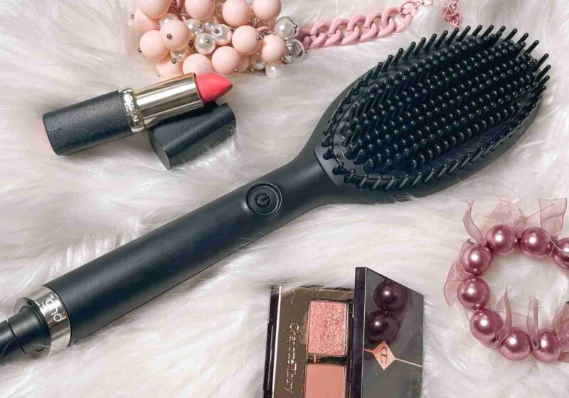 Capelli lisci in pochi minuti con la spazzola lisciante Ghd Glide
