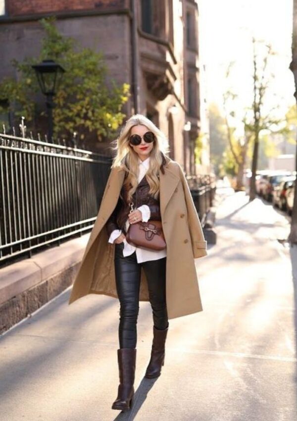 Come abbinare i leggings effetto pelle