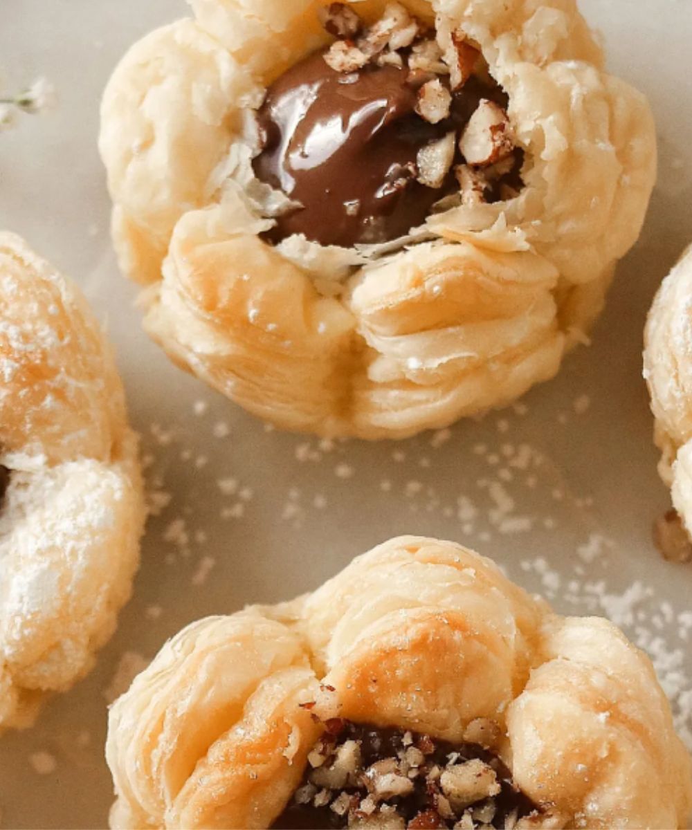 Fiori di pasta sfoglia alla nutella