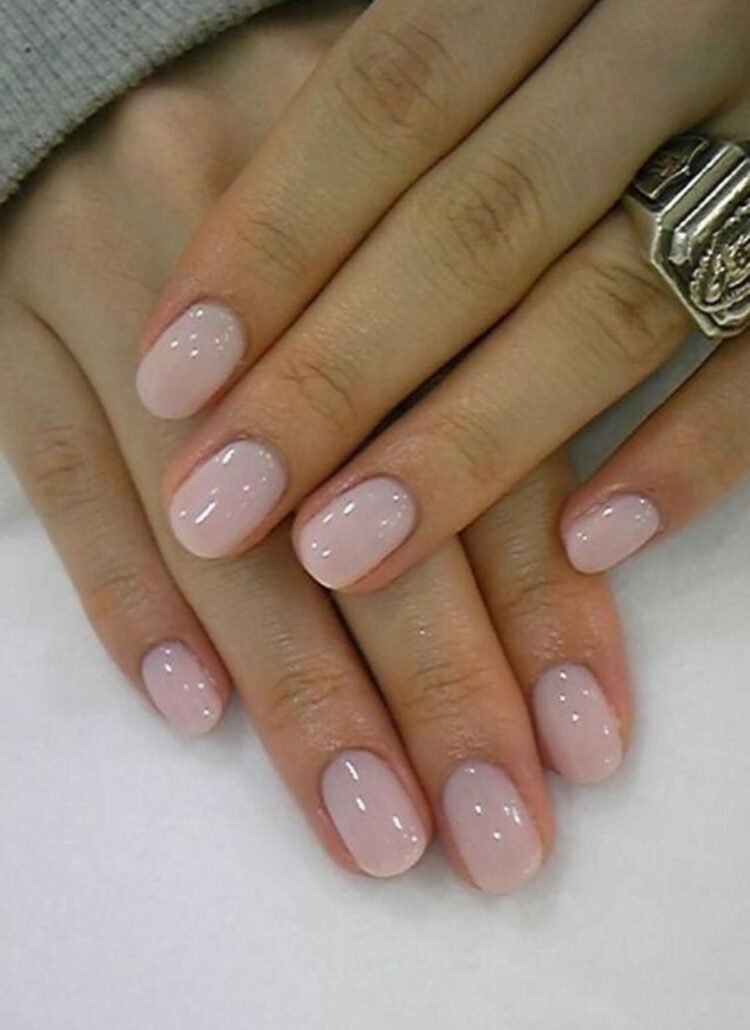 Lipgloss Nail: La nuova manicure lucidissima