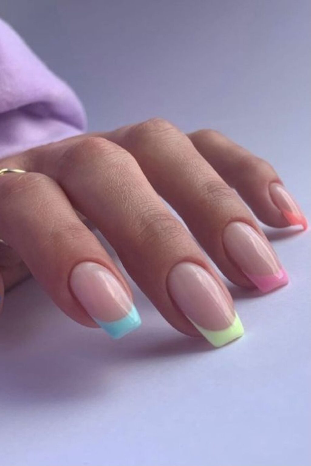 Manicure: french color pastello