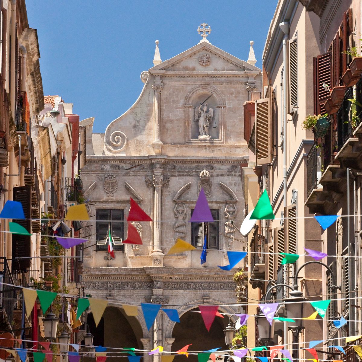 Cagliari, il gioiello del Mediterraneo: itinerari e curiosità nella città del sole