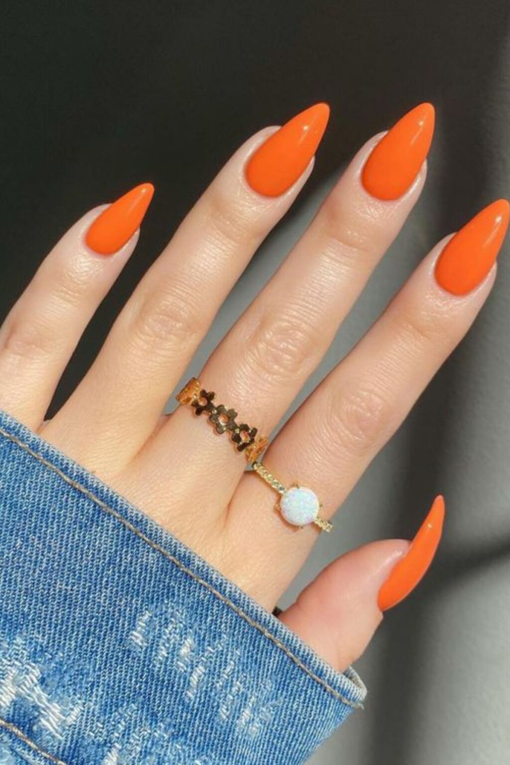 Rivivi l'estate sulle tue unghie: il fascino irresistibile dell'arancio