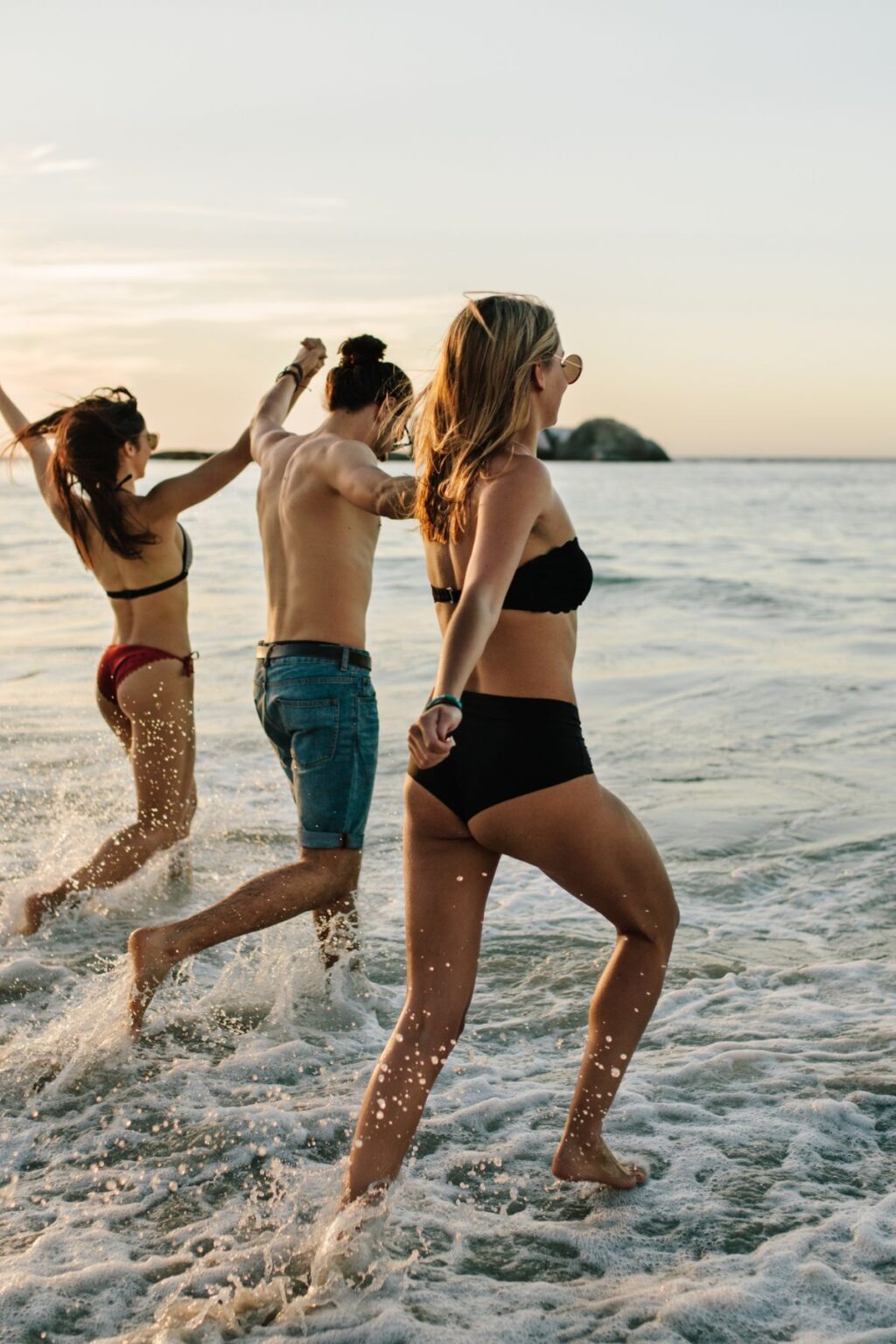 Galateo in spiaggia: il manuale del perfetto bon ton estivo