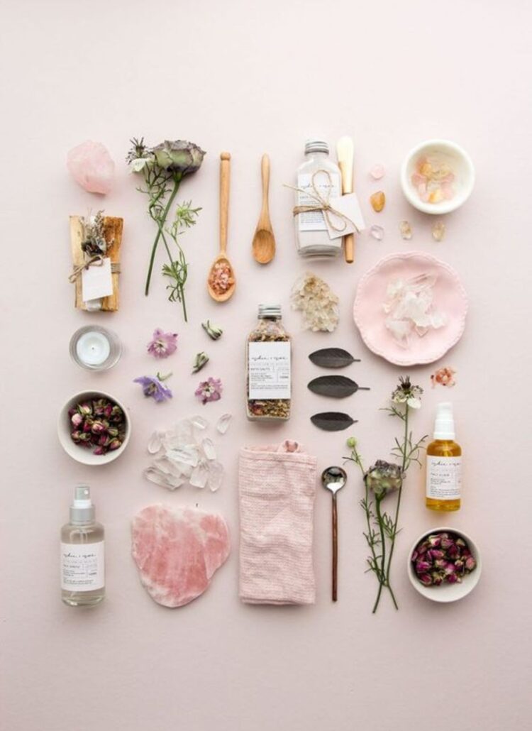 Guida pratica alla fotografia flat lay: cos'è e come realizzarla nel modo corretto