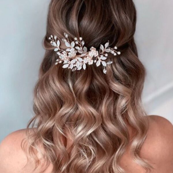 Capelli medi e semiraccolto: le soluzioni più belle per ogni tipo di evento