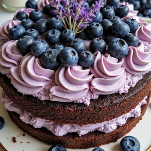 Torta Soffice Cioccolato e Mirtilli: Un Sogno Goloso Fatto in Casa